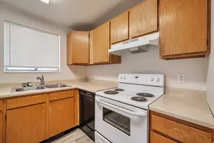 9468 S Turnpike Ln W, Sandy, UT 84070 - Photo 8