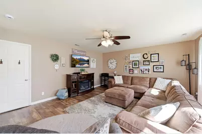 1691 S 300 E, Kaysville, UT 84037 - Photo 12