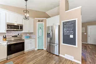 1691 S 300 E, Kaysville, UT 84037 - Photo 4