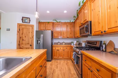 275 S 8600 E, Huntsville, UT 84317 - Photo 10