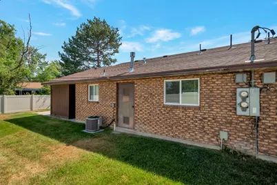 161 E 8000 S, Sandy, UT 84070 - Photo 4