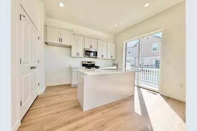 1650 N Main St, Layton, UT 84041 - Photo 6