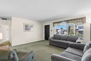 9771 S Amber Ln, Sandy, UT 84094 - Photo 4