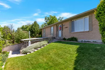 5188 S 300 East St E, Washington Terrace, UT 84405 - Photo 2