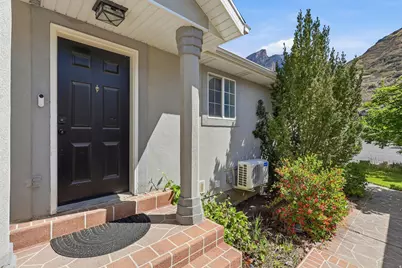 994 S Slate Canyon Dr, Provo, UT 84606 - Photo 2