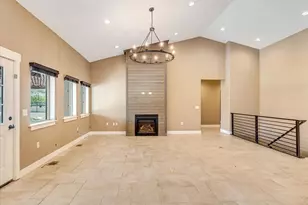 1627 E Lakeview Ln, Eagle Mountain, UT 84005 - Photo 10