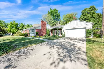 574 N 400 E, Centerville, UT 84014 - Photo 2