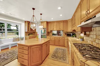 574 N 400 E, Centerville, UT 84014 - Photo 18