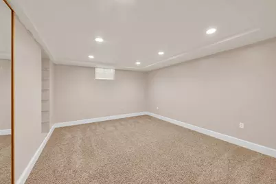 574 N 400 E, Centerville, UT 84014 - Photo 30