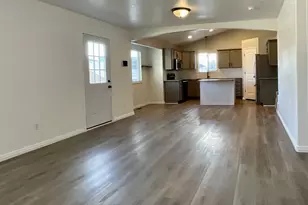 4588 E Evans Dr S, Eagle Mountain, UT 84005 - Photo 32