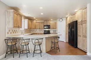 2333 N Garden Ln W, Layton, UT 84041 - Photo 10