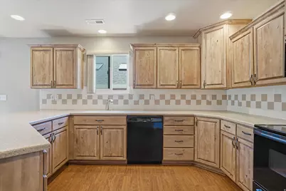 2333 N Garden Ln W #32, Layton, UT 84041 - Photo 8