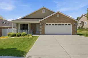 2333 N Garden Ln W, Layton, UT 84041 - Photo 4