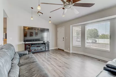 4977 W Cave Peak Dr, Riverton, UT 84065 - Photo 4