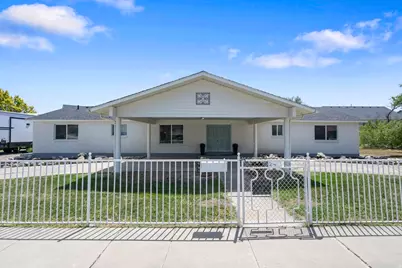 244 E Cherry St, Grantsville, UT 84029 - Photo 2