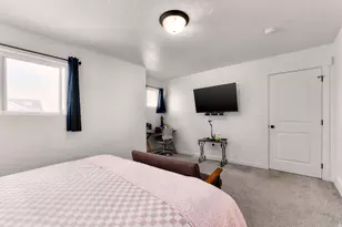 9307 N Tampa Dr, Eagle Mountain, UT 84005 - Photo 12