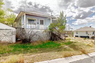 141 W 100 N, East Carbon, UT 84520 - Photo 2