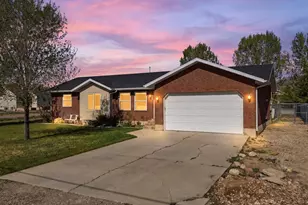 715 S 400 W, Mount Pleasant, UT 84647 - Photo 2