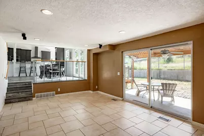 7351 S Chestnut Cir E, Cottonwood Heights, UT 84121 - Photo 8