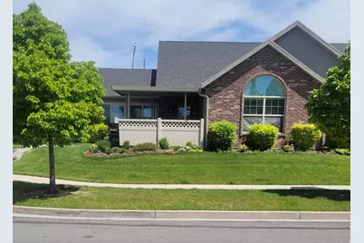 317 S 450 W #B, Springville, UT 84663 - Photo 2