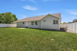 422 W 1500 N, Harrisville, UT 84404 - Photo 12