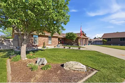 2045 W 5025 S, Roy, UT 84067 - Photo 2