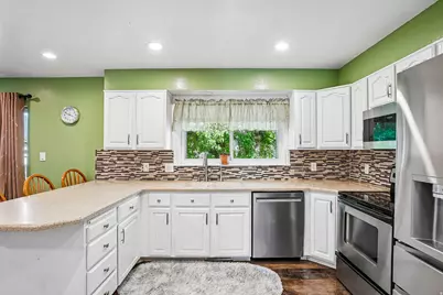 854 E 1030 N, Orem, UT 84097 - Photo 10