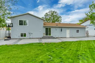 8960 S 1240 W, West Jordan, UT 84088 - Photo 32