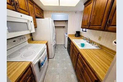 1930 N 750 W, Centerville, UT 84014 - Photo 4
