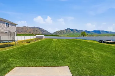 695 S 400 E, Hyrum, UT 84319 - Photo 30