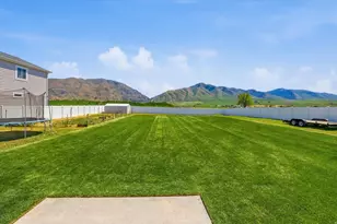 695 S 400 E, Hyrum, UT 84319 - Photo 30