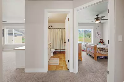695 S 400 E, Hyrum, UT 84319 - Photo 26