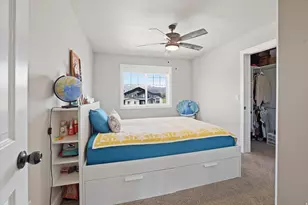 695 S 400 E, Hyrum, UT 84319 - Photo 24