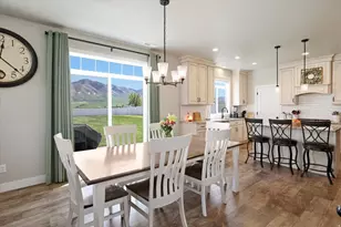 695 S 400 E, Hyrum, UT 84319 - Photo 12