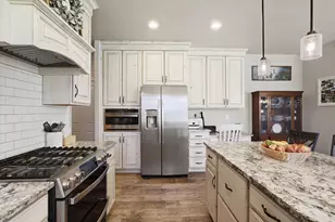 695 S 400 E, Hyrum, UT 84319 - Photo 16