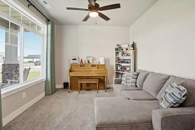 695 S 400 E, Hyrum, UT 84319 - Photo 6