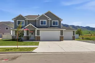 695 S 400 E, Hyrum, UT 84319 - Photo 2