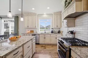 695 S 400 E, Hyrum, UT 84319 - Photo 18