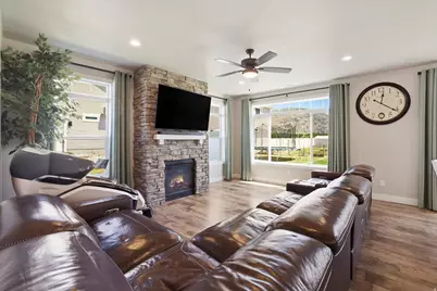 695 S 400 E, Hyrum, UT 84319 - Photo 8