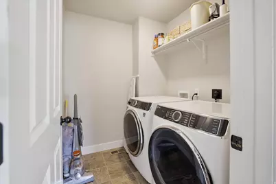 695 S 400 E, Hyrum, UT 84319 - Photo 24
