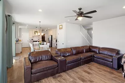 695 S 400 E, Hyrum, UT 84319 - Photo 10