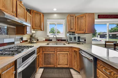 4371 S 2900 W, Roy, UT 84067 - Photo 10