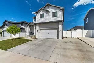 7224 N Silver Way, Eagle Mountain, UT 84005 - Photo 2