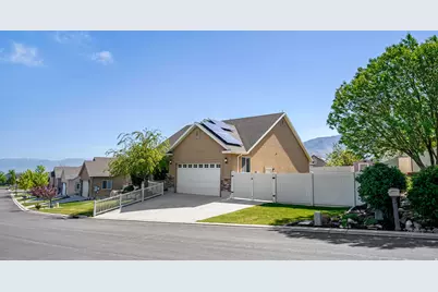 651 River Rock Dr, Santaquin, UT 84655 - Photo 2