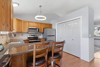 2144 E 3000 N, Layton, UT 84040 - Photo 14