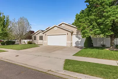 1403 S 600 W, Payson, UT 84651 - Photo 2