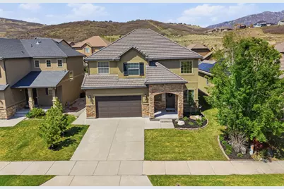 2007 E Fielding Ln, Draper, UT 84020 - Photo 2