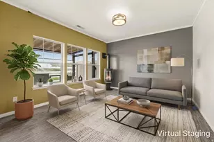 819 W Jordan Oaks Ct, Sandy, UT 84070 - Photo 2