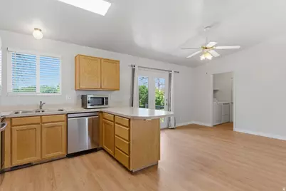 104 W 525 N, Layton, UT 84041 - Photo 10
