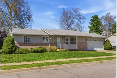 104 W 525 N, Layton, UT 84041 - Photo 2